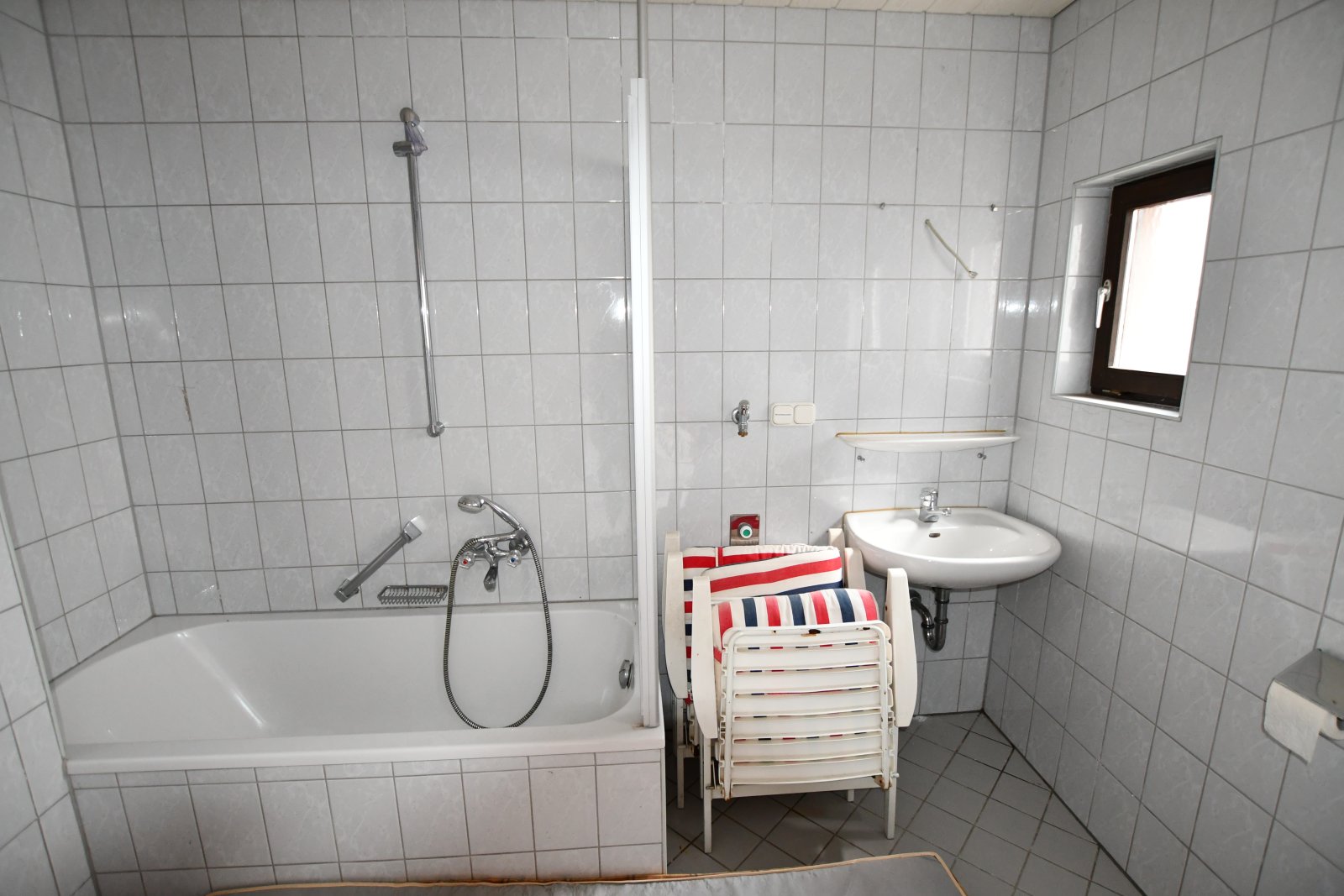 Badezimmer im Nebengebäude